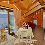 Апартаменты Casale Fe-Wo - Appartamenti Con Vista Lago Каннеро-Ривьера